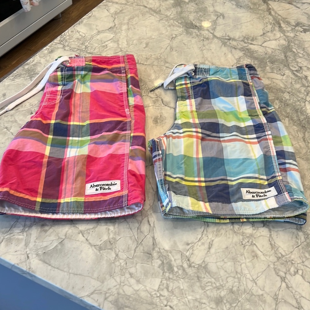 - Abercrombie & Fitch board shorts